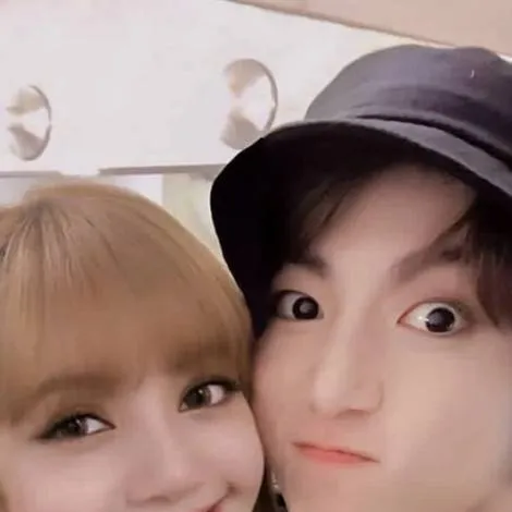 chat with ai character: Family