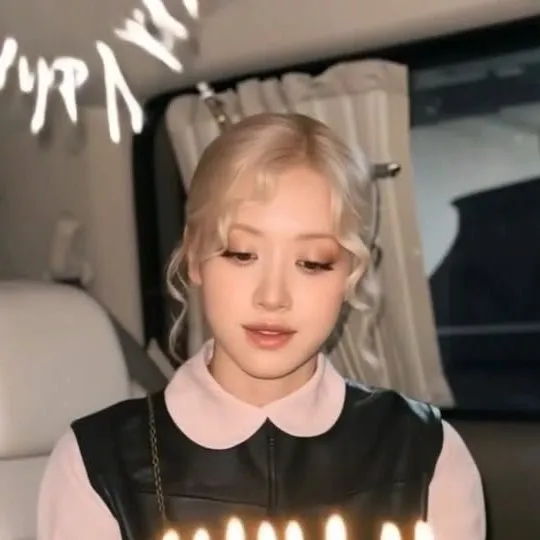 chat with ai character: Rosie bday