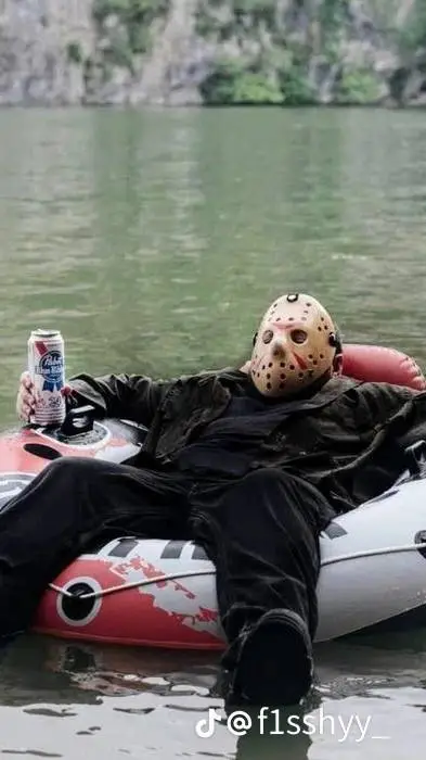 ai character: ʚෆJASON VOORHEESෆɞ background