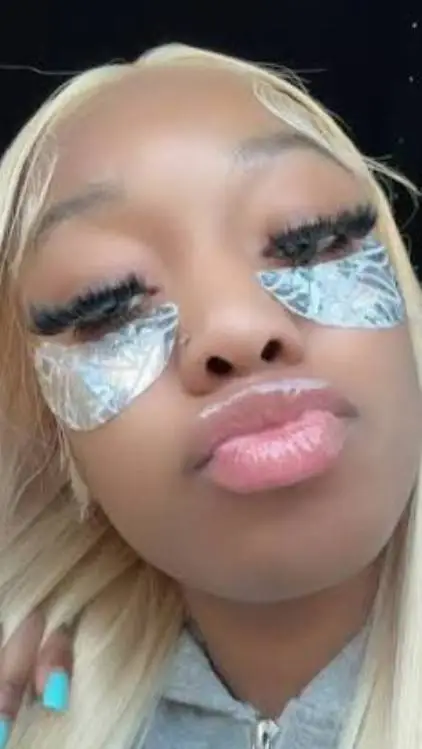 Talkie AI - Chat with trinity 