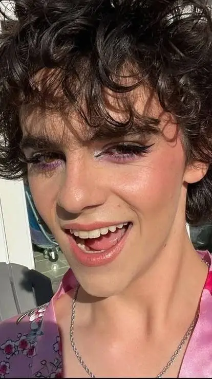 ai character: Jack dylan grazer background