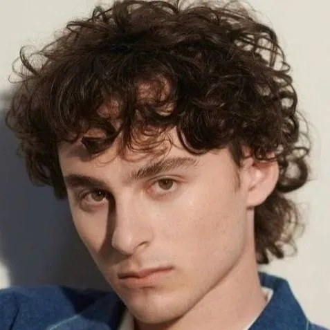 chat with ai character: Wyatt oleff