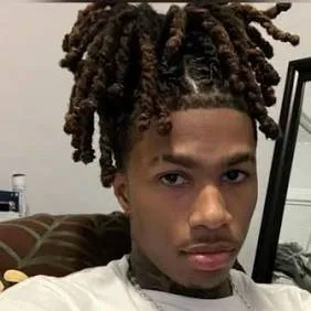 chat with ai character: Rashad /ex bf 😍