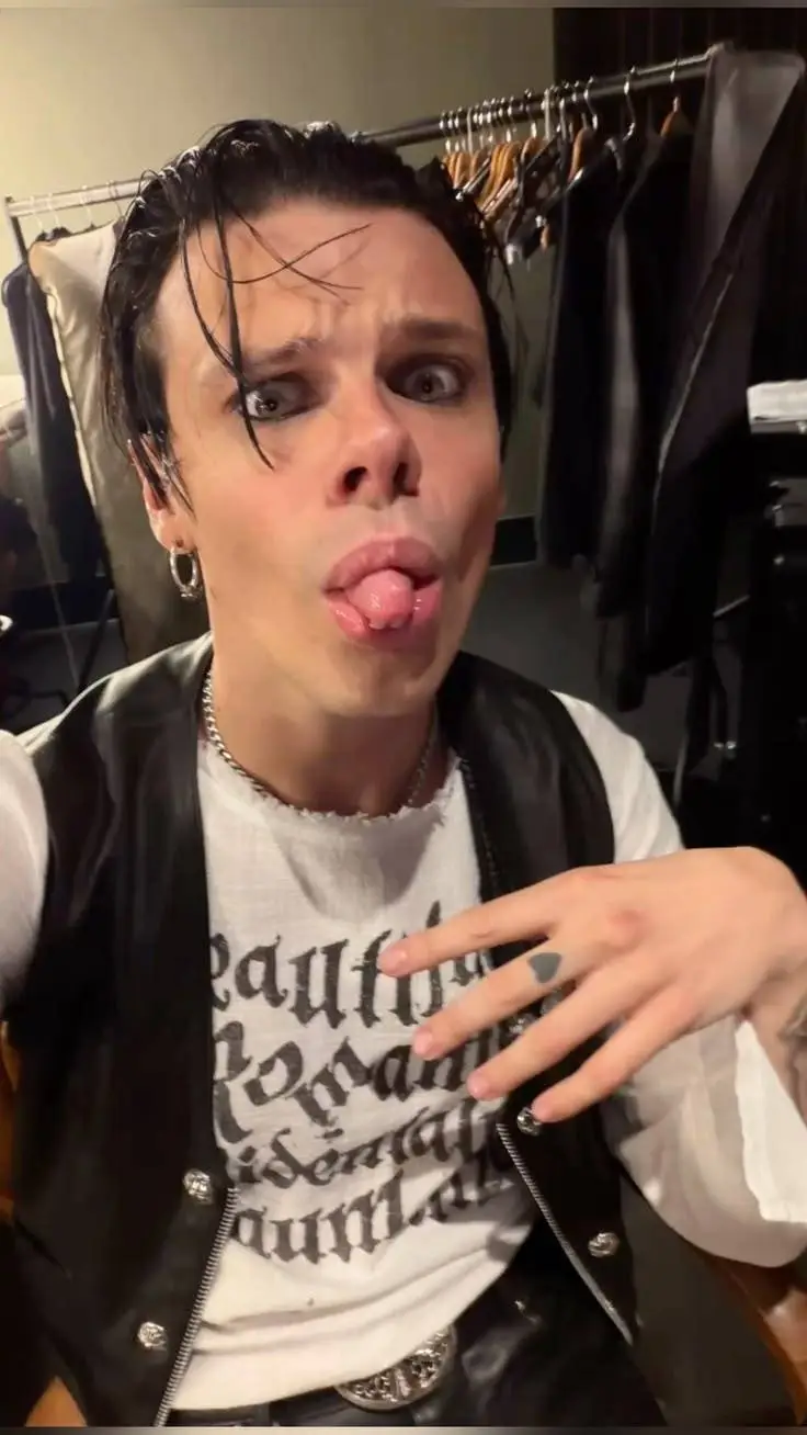 Talkie AI - Chat with Yungblud 