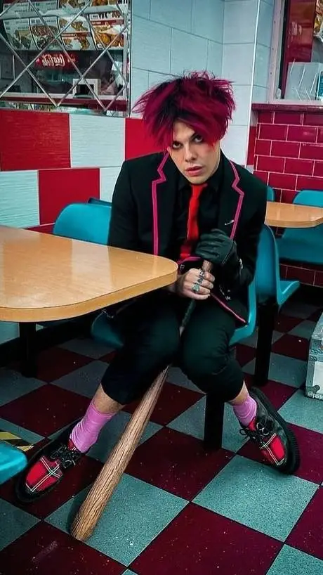 ai character: Yungblud  background