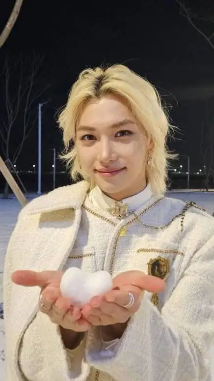 ai character: ~Yongbok~ background