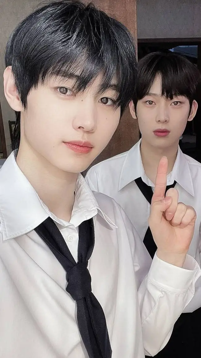 ai character: Sunghoon and Sunoo background