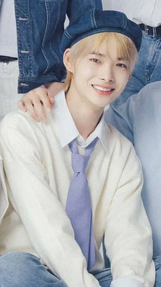 ai character: Ni-ki background