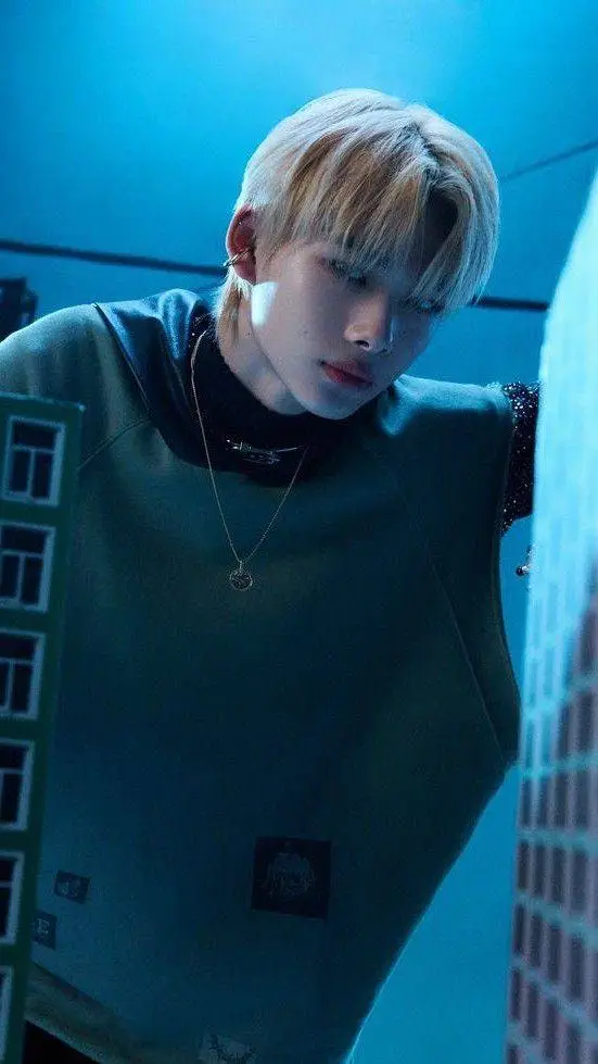 ai character: ni-ki background