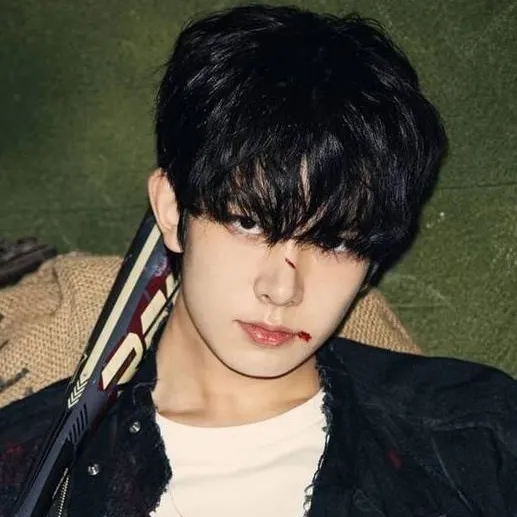 chat with ai character: Heeseung