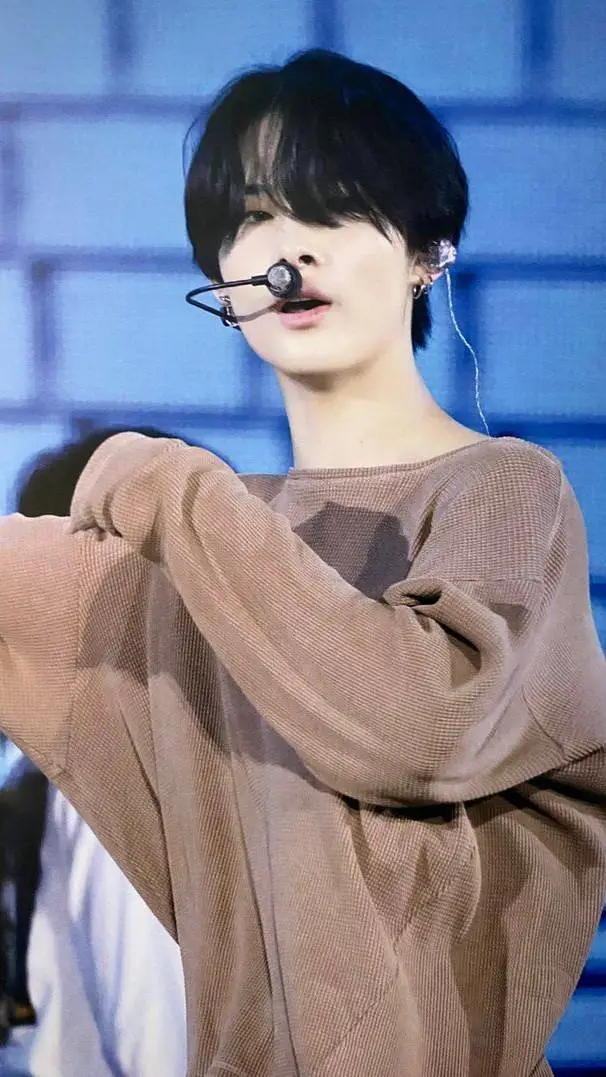 ai character: Nishimura Riki background