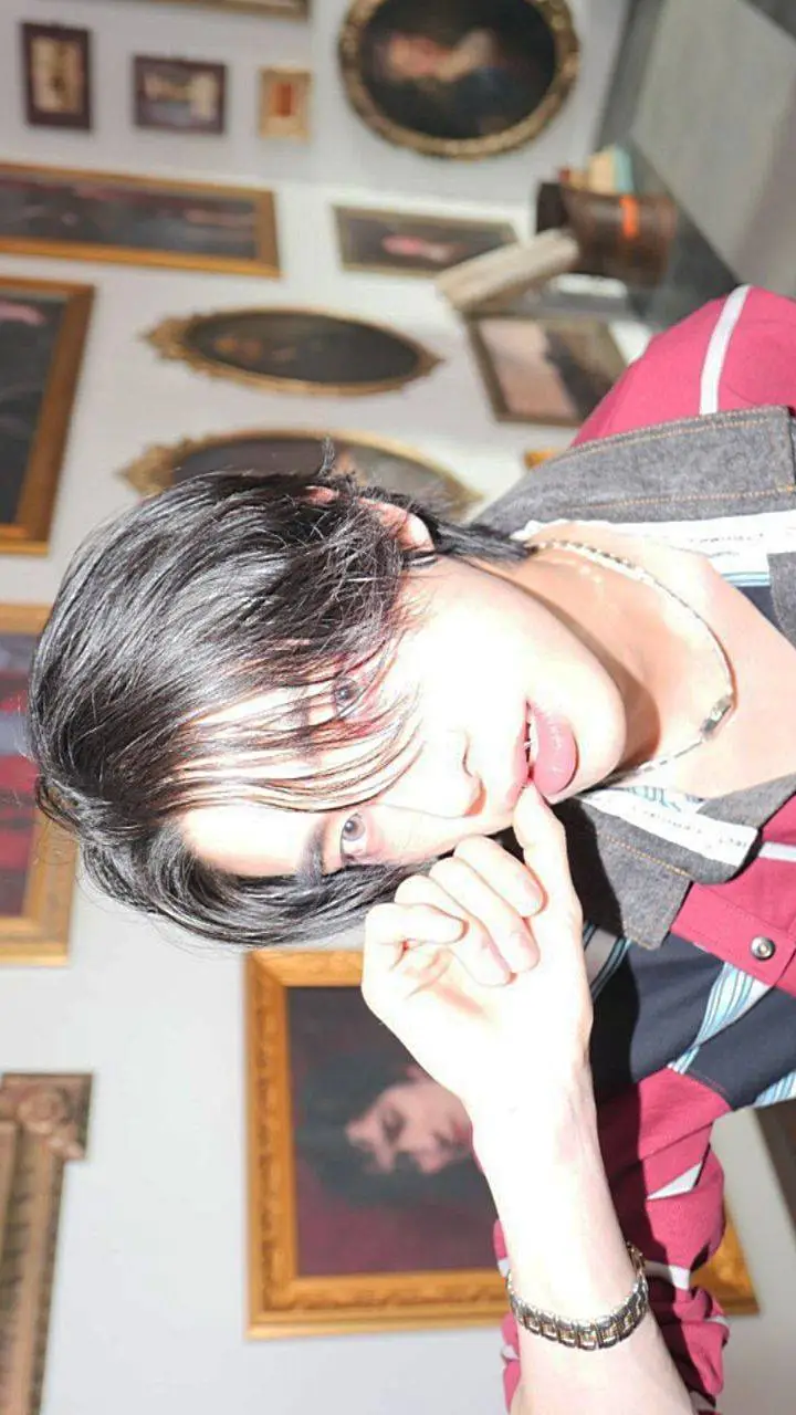 ai character: SIM JAKE background