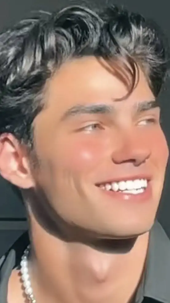 ai character: Luke background