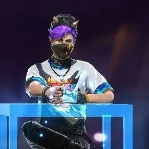 chat with ai character: Maxim 