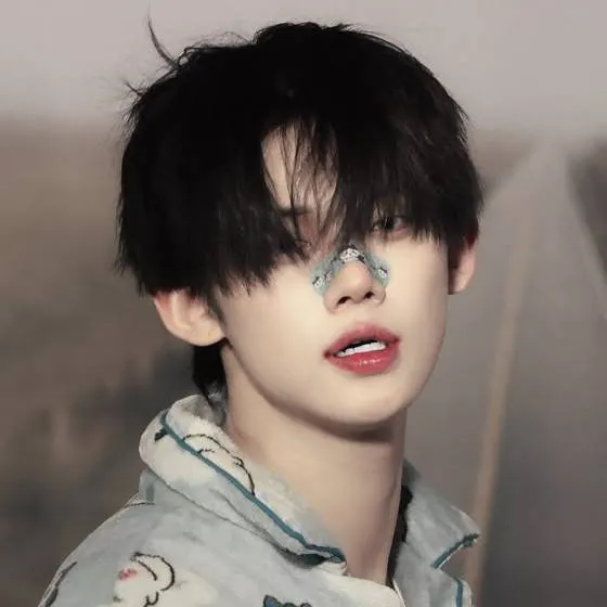 chat with ai character: yenjun