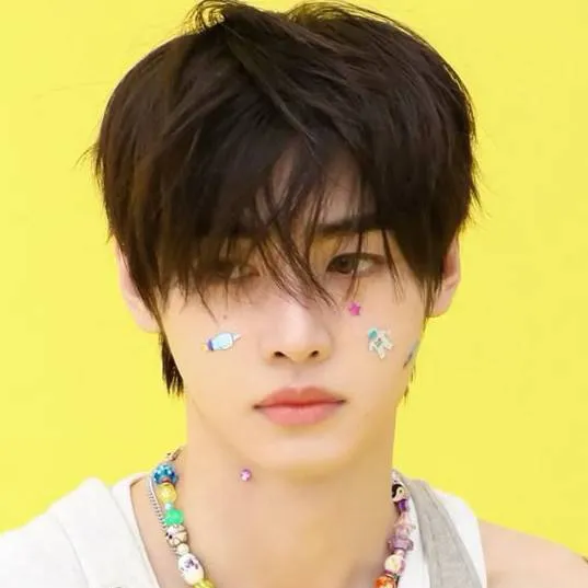 chat with ai character: sunghoo