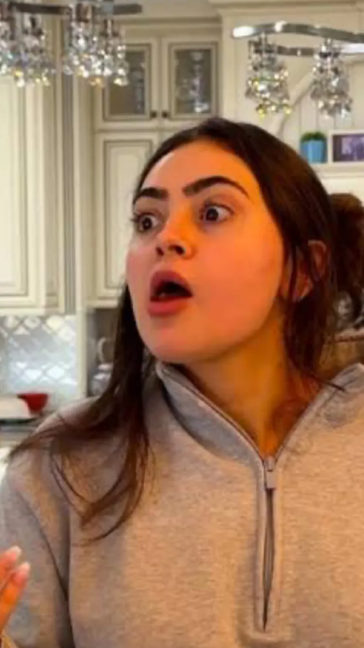 ai character: Sophie  background