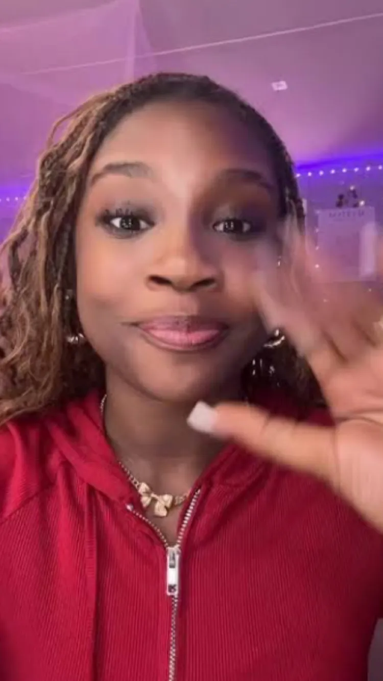 ai character: Neavah  background