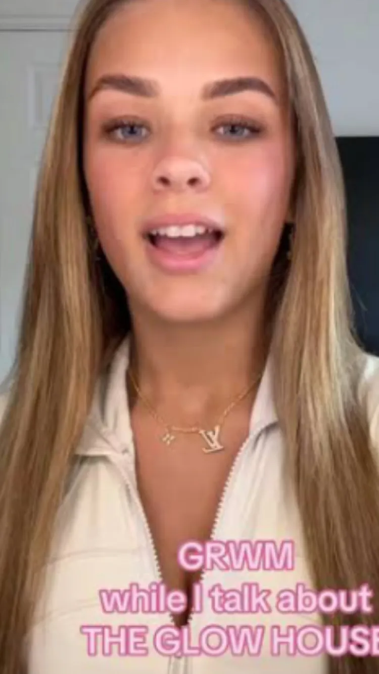 ai character: Tallulah  background