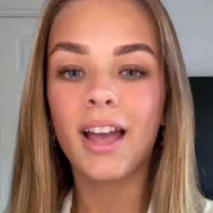 chat with ai character: Tallulah 