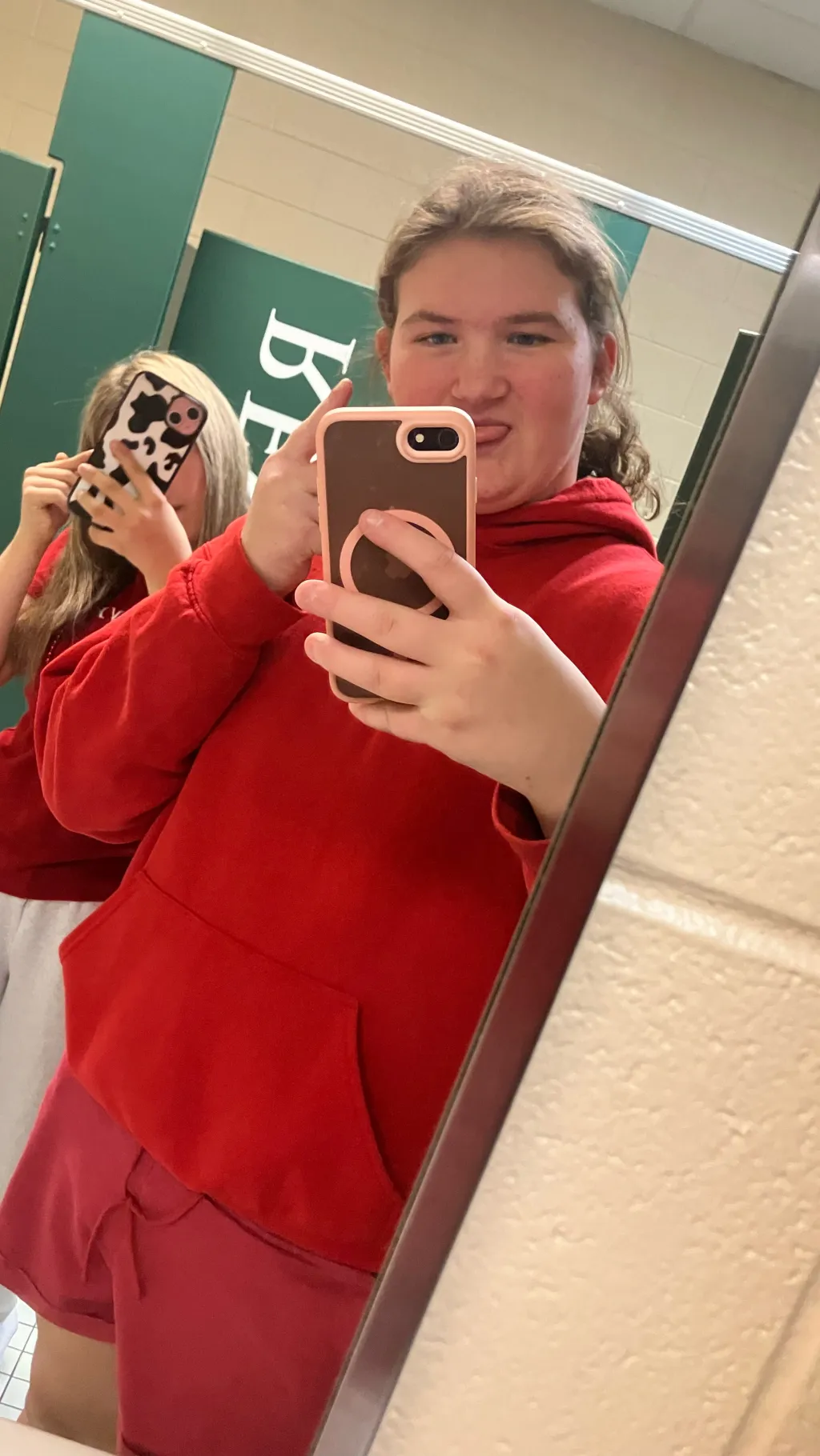 ai character: Taura and izzy background