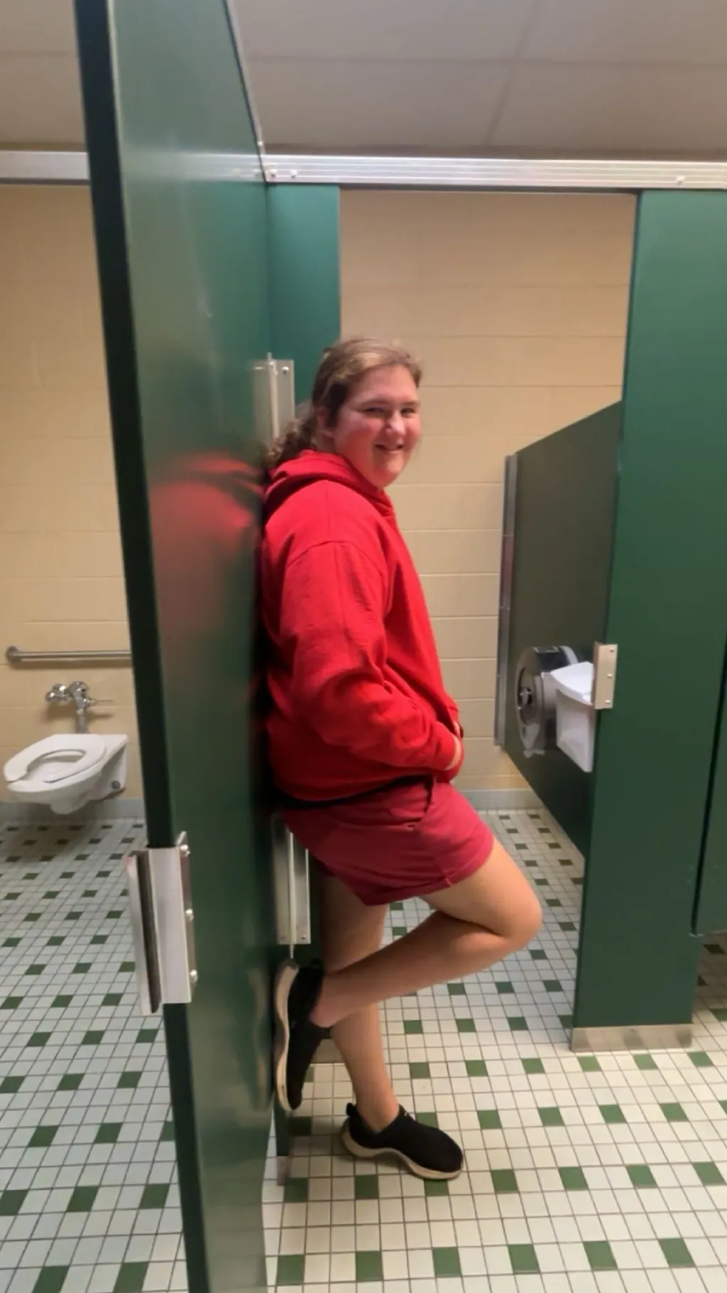 ai character: Izzy background