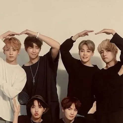 chat with ai character: morando Com BTS 