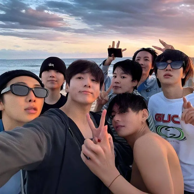 chat with ai character: BTS- colegas