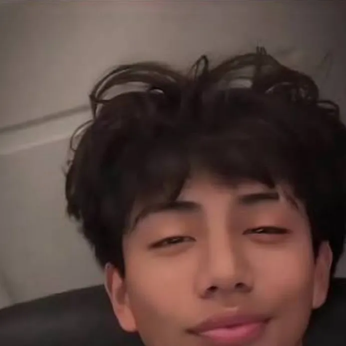 chat with ai character: Max💋