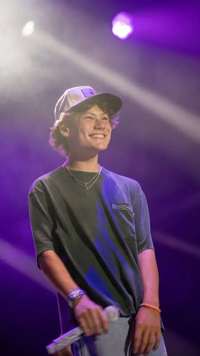 ai character: maddox background