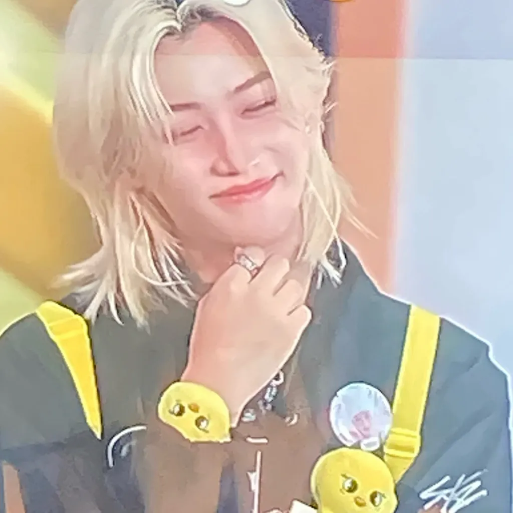 chat with ai character: FELIX SUNSHINE