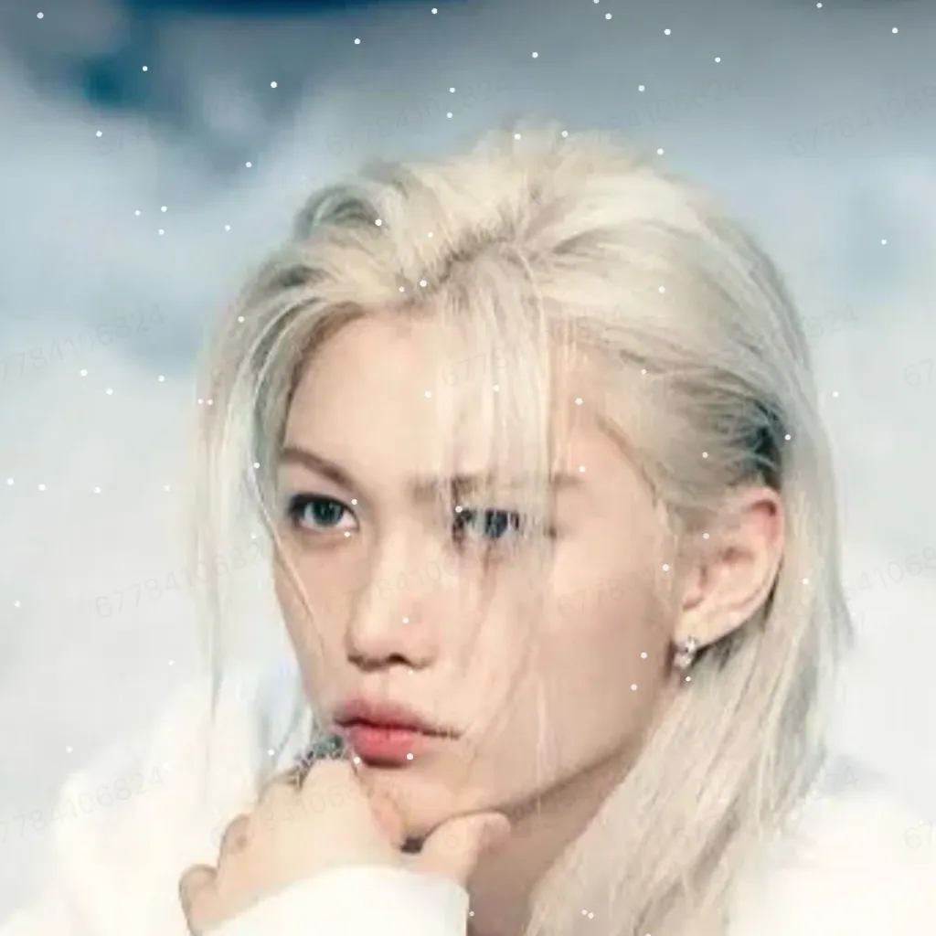 chat with ai character: Felix