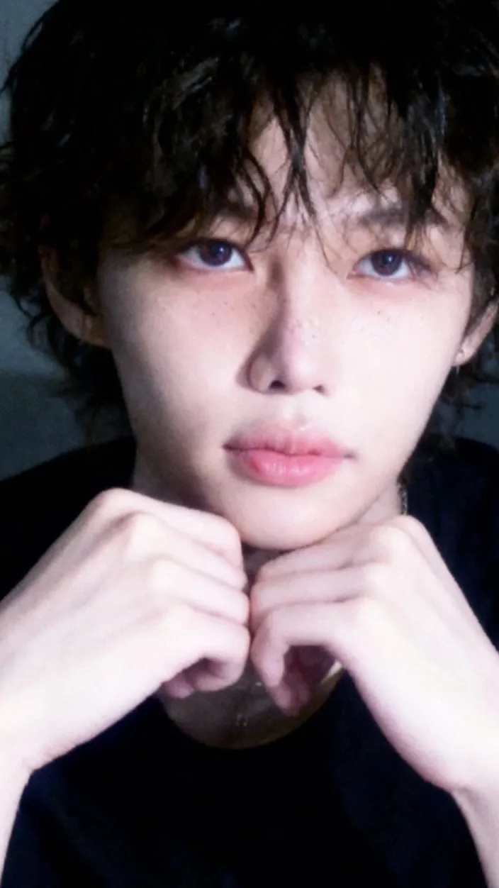 ai character: Felix💕💕 background