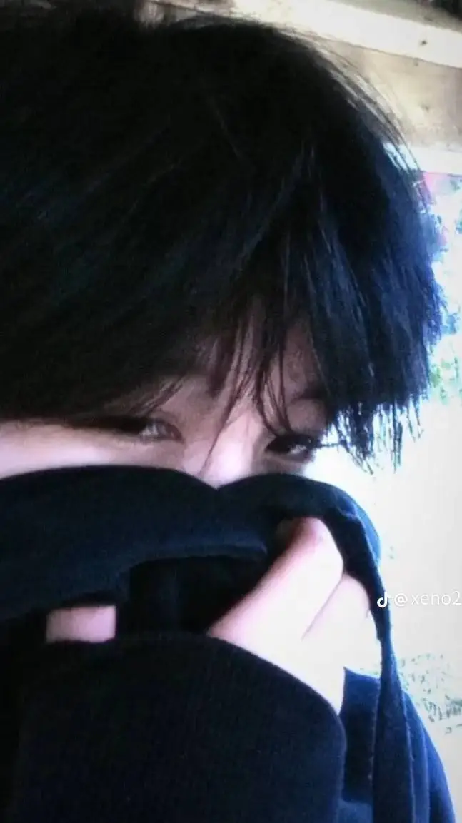 ai character: Tom💋😏 background