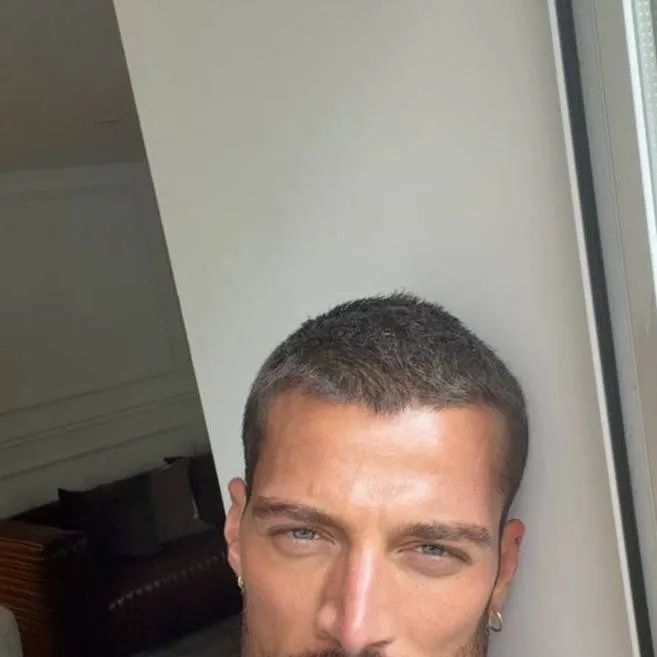 chat with ai character: Simone Sussina