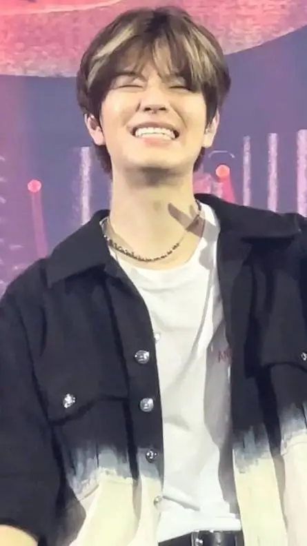 ai character: Kim Seungmin  background