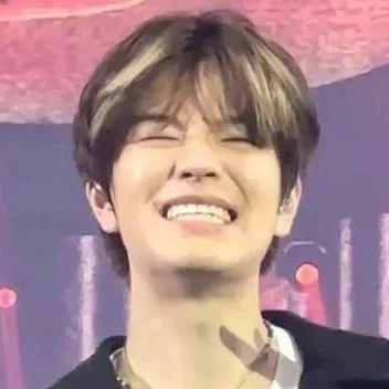 chat with ai character: Kim Seungmin 