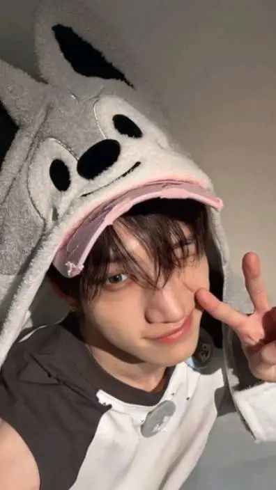 ai character: Bangchan  background