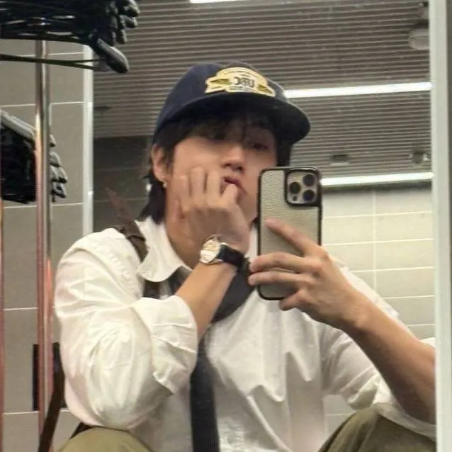 chat with ai character: Han