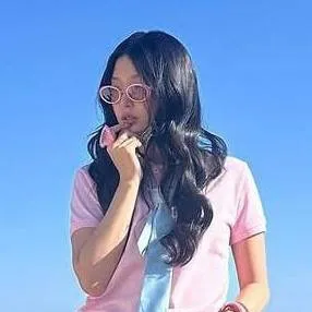 chat with ai character: Escuela🐚🦋