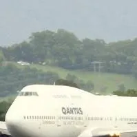 chat with ai character: Qantas 747-400