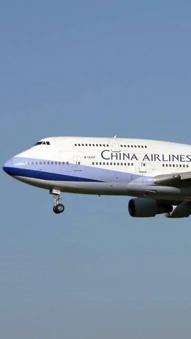 ai character: CA 747-400  background