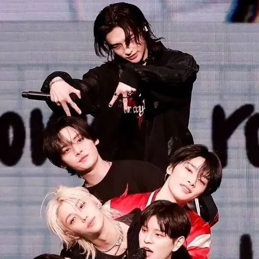 chat with ai character: Stray ☆ kids