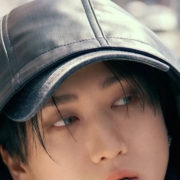 chat with ai character: Seo Changbin☆