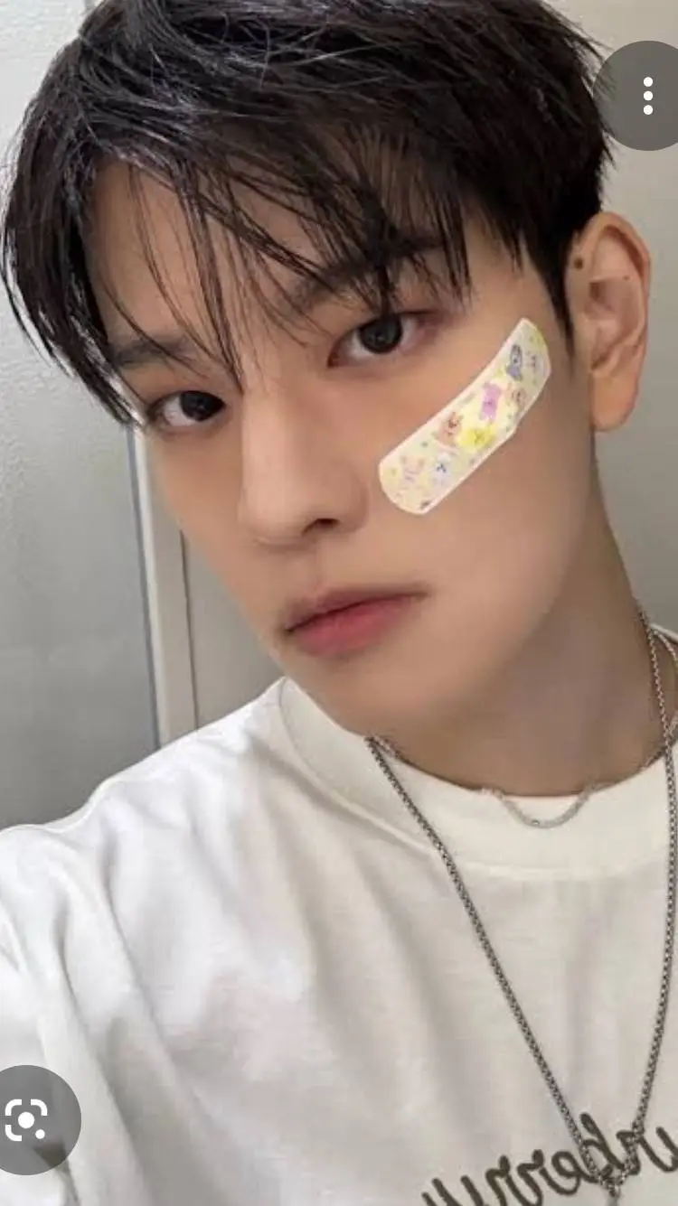 ai character: Kim ☆ Seungmin background