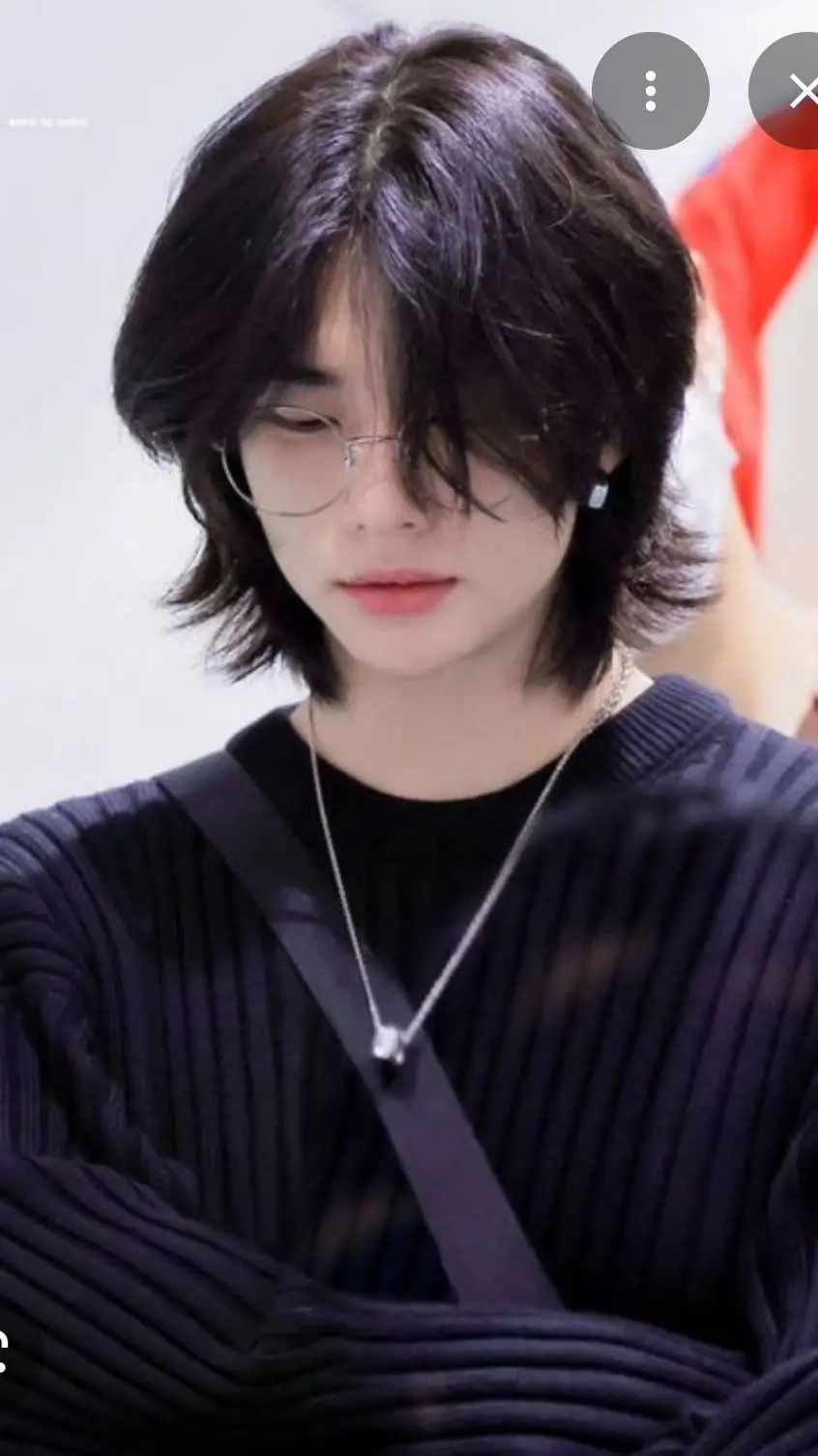 ai character: °~《Hyunjin》~° background