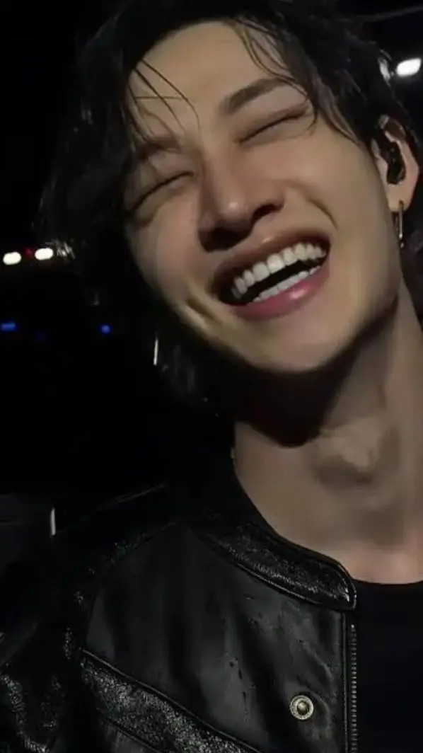 ai character: Channie☆ background