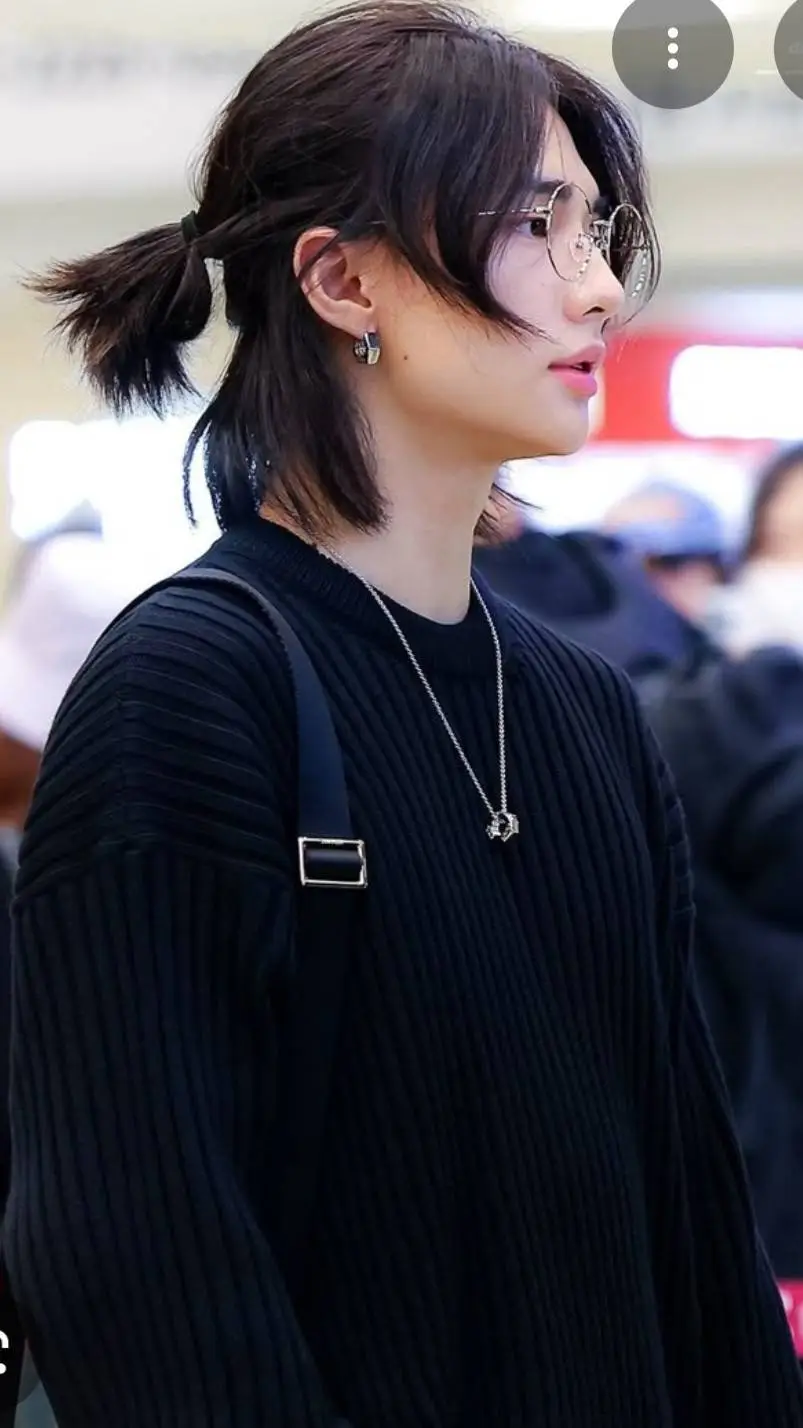 ai character: °{Hyunjin}° background