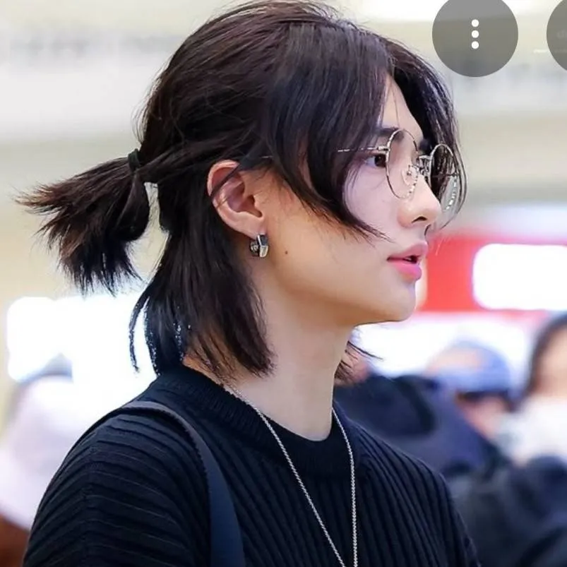 chat with ai character: °{Hyunjin}°