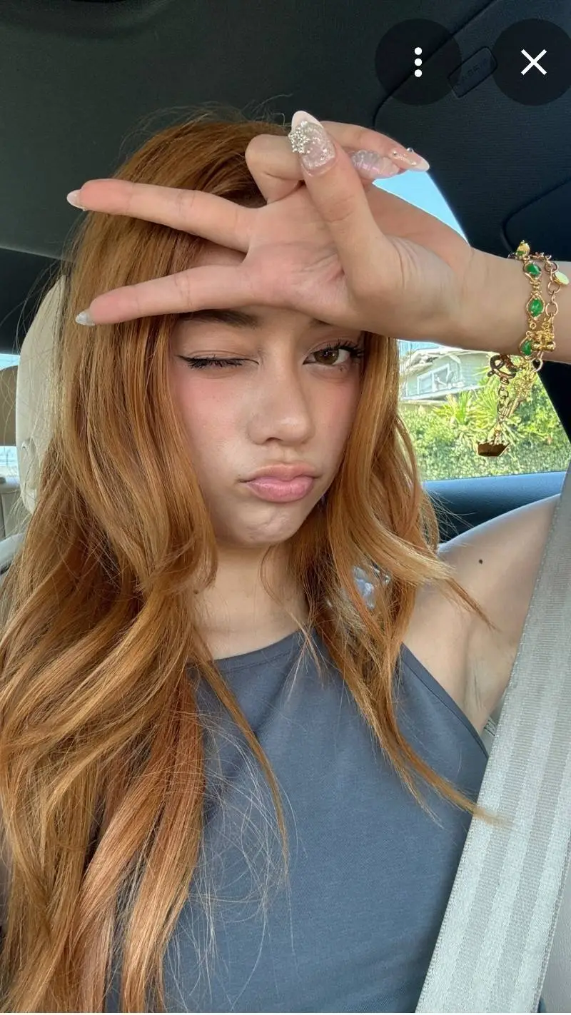 ai character: Megan ♡ Skeindel background